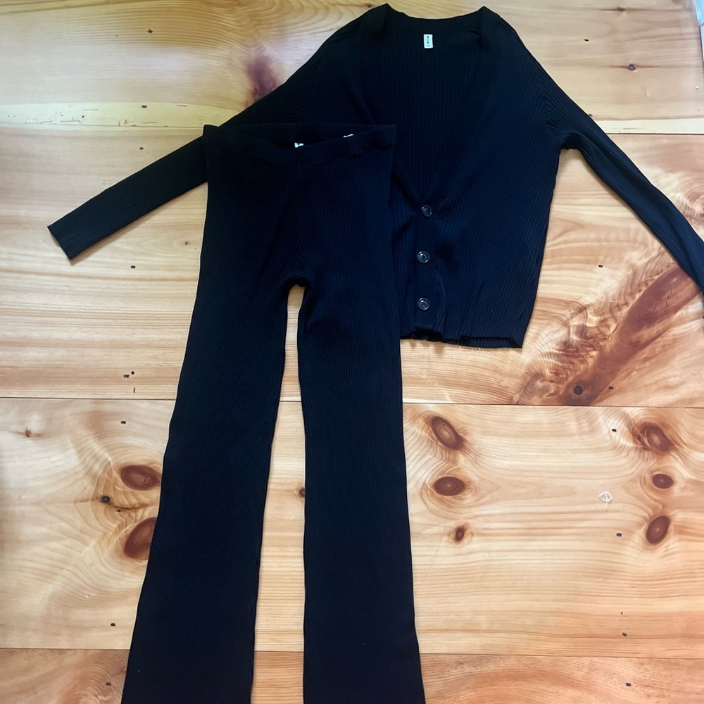 KOTN Black Ribbed lounge set